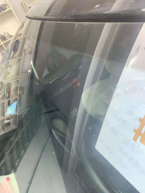 前擋風(fēng)玻璃裂紋修復(fù)后.jpg
